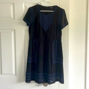Madewell black embroidered dress with pockets!